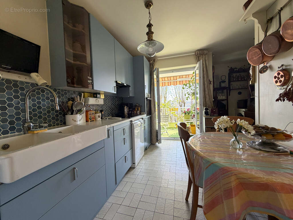 Mérignac Saint-Augustin - Appartement 5 pièces de 150 m² avec terrasse, garage double et cave - photo 7