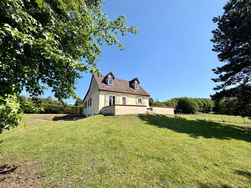 Maison à SAINT-CYR-DU-RONCERAY