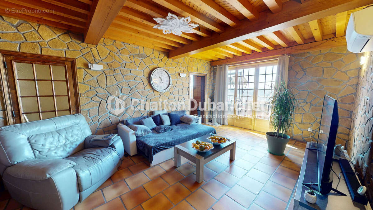 Maison à COURS-LA-VILLE