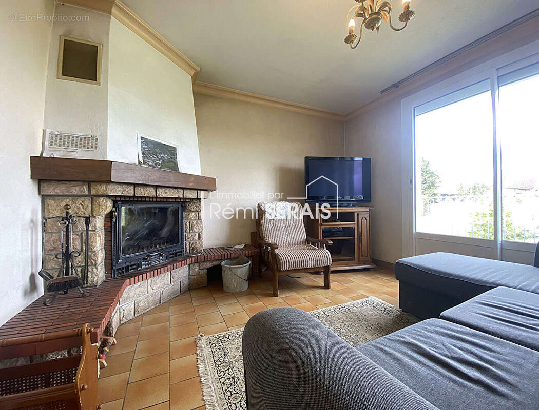 Maison à FRESNAY-SUR-SARTHE