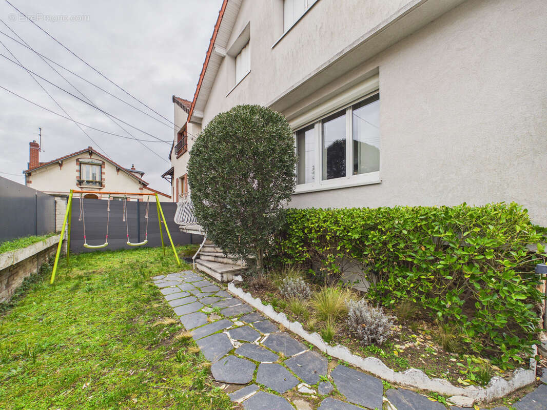 Maison à SARTROUVILLE