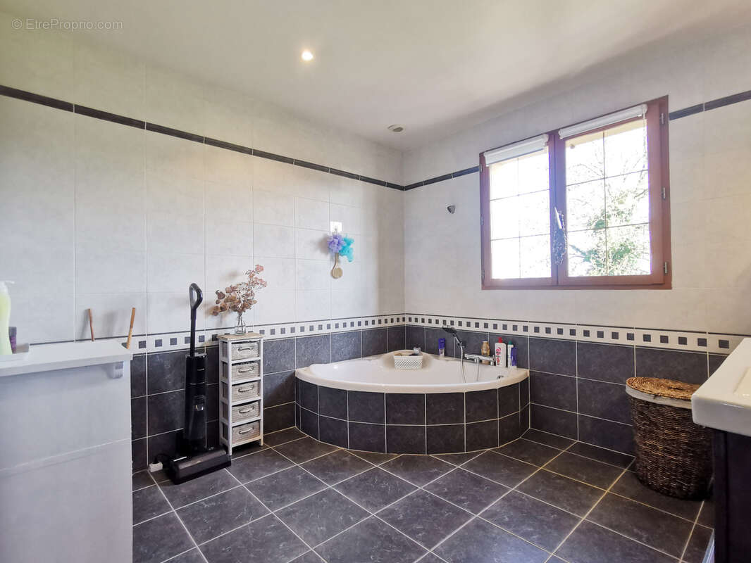 Maison à SAINT-PHAL