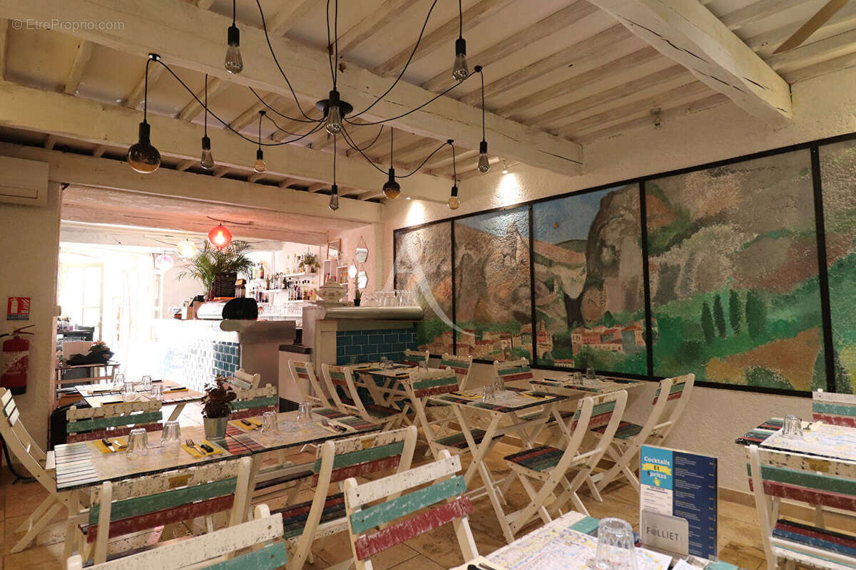 Commerce à MOUSTIERS-SAINTE-MARIE