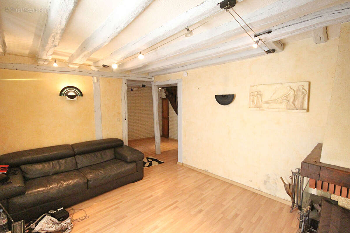 Maison à VERT-LE-PETIT