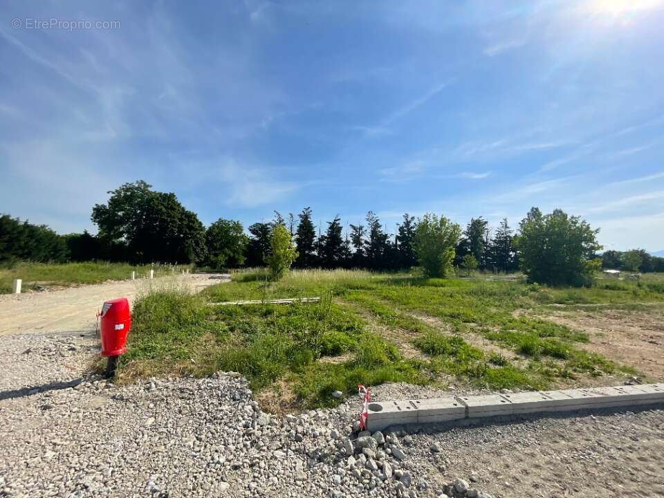 Terrain à SAINT-MARCEL-LES-VALENCE