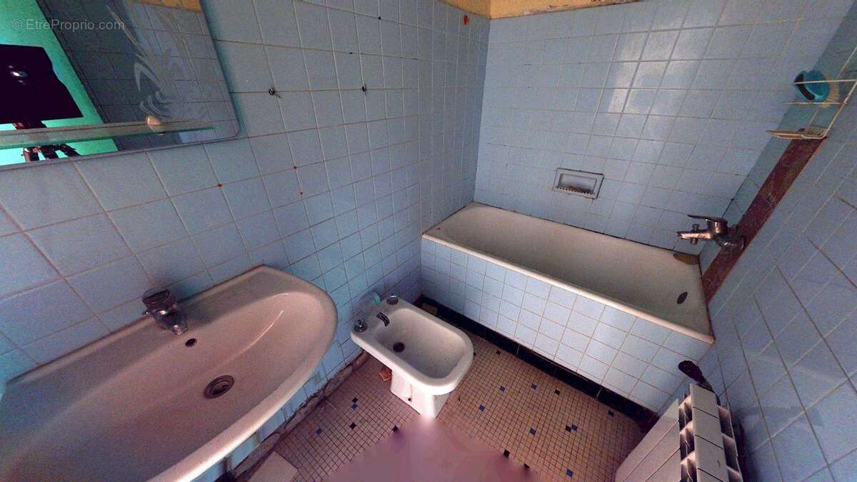 Appartement à SAINT-CHRISTOPHE-VALLON