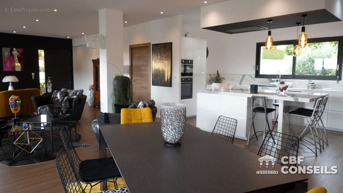 Maison à VEYRE-MONTON