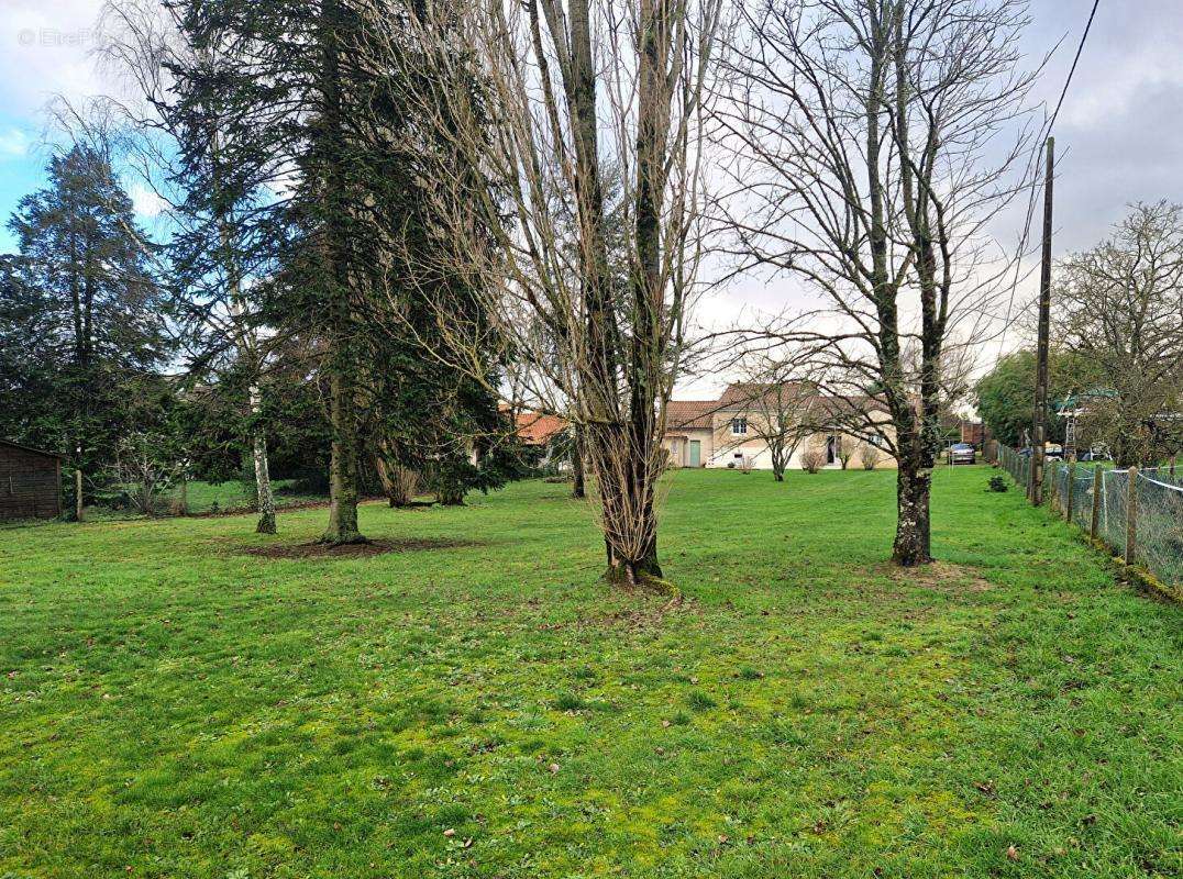 Terrain à SEVRES-ANXAUMONT