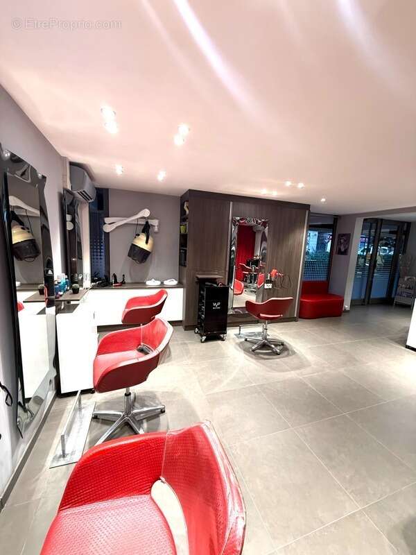 Commerce à LE CHESNAY