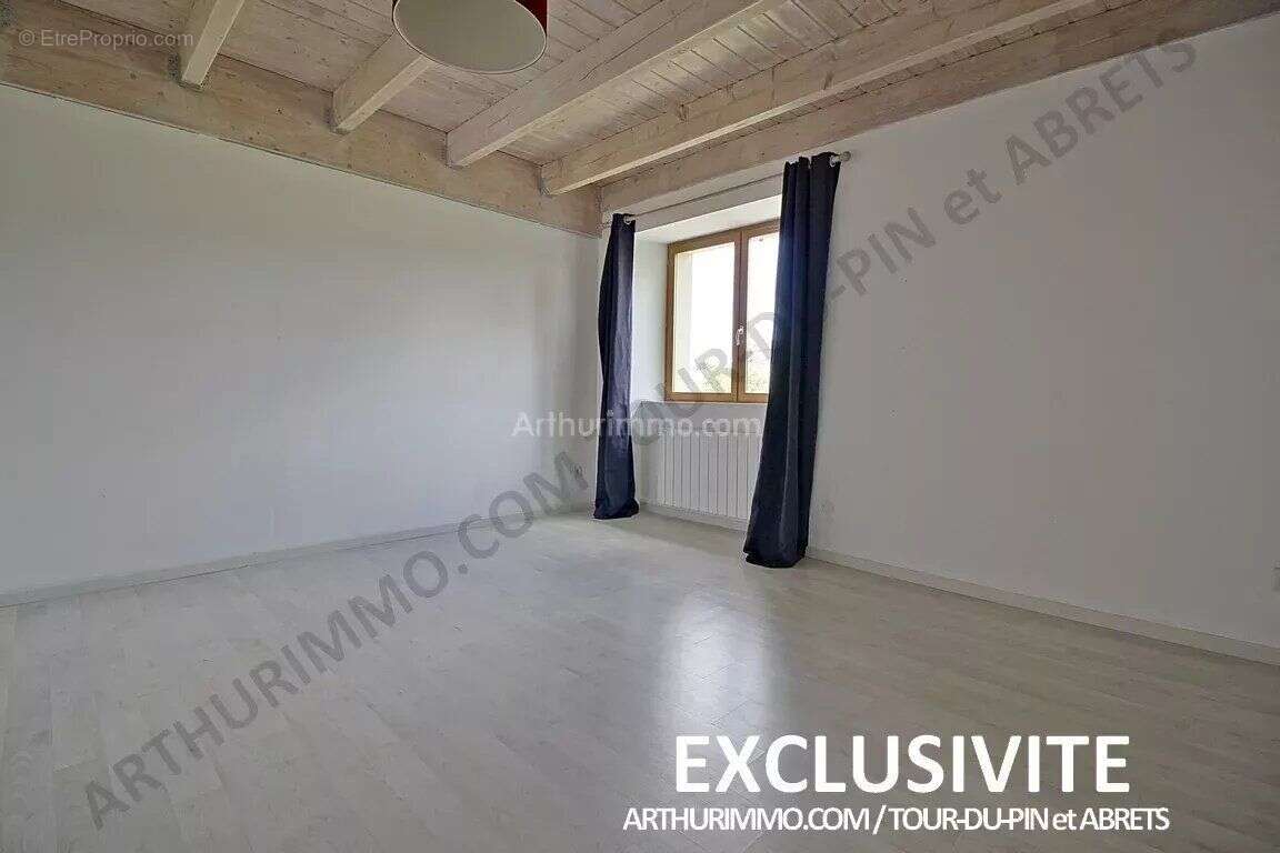 Maison à MONTFERRAT