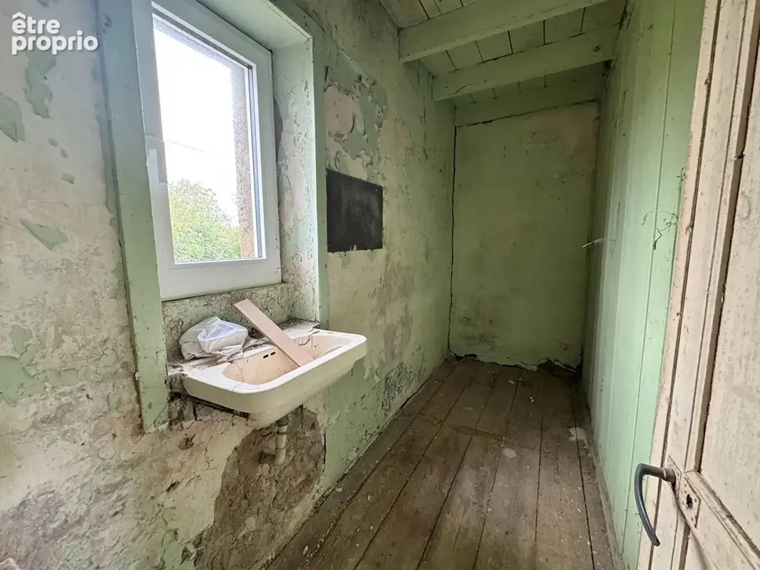 Maison en pierres, à rénover. Ag. du Donjon. - photo 11