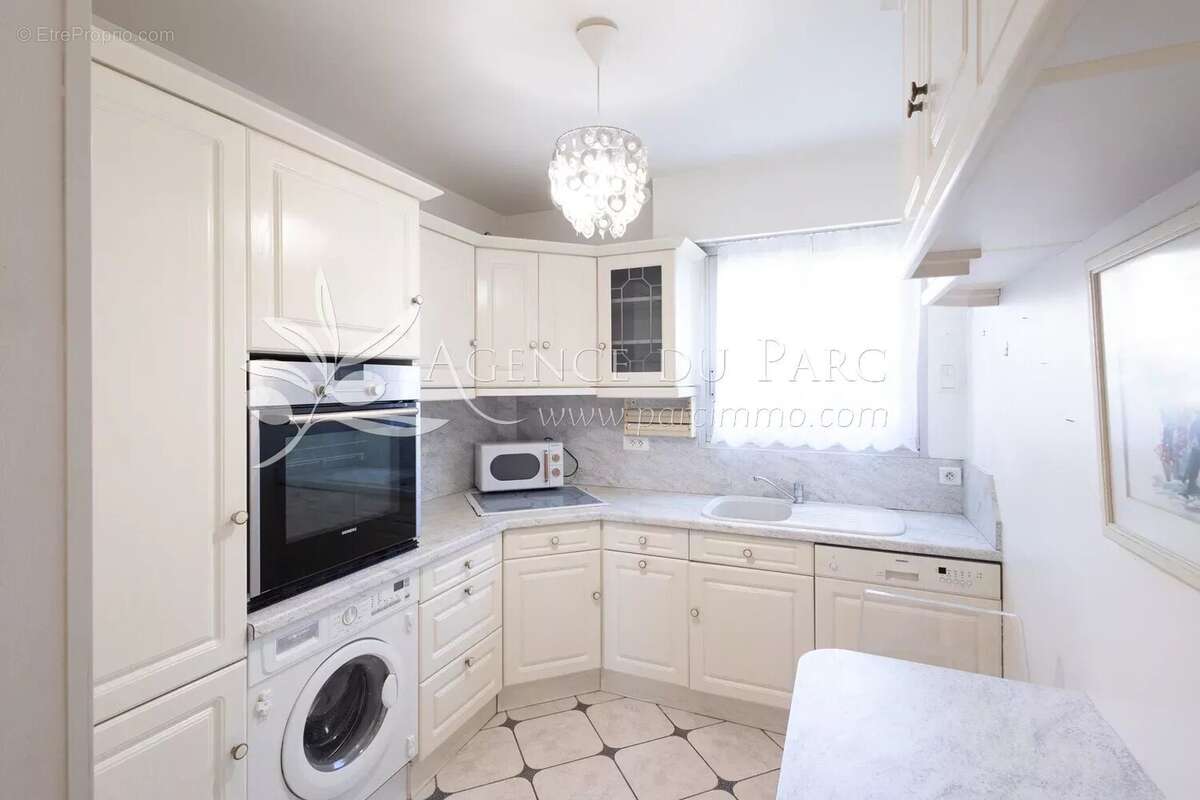 Superbe appartement 4 pièces avec vue mer à Villeneuve-Loubet - photo 8