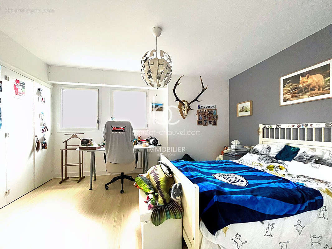 PLOEREN - Maison Familiale 215 m² - 6 Chambres - Terrain 1096 m² - photo 7