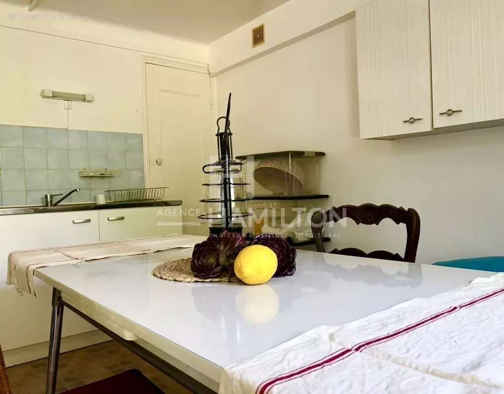 Maison à CHATEAUNEUF-GRASSE