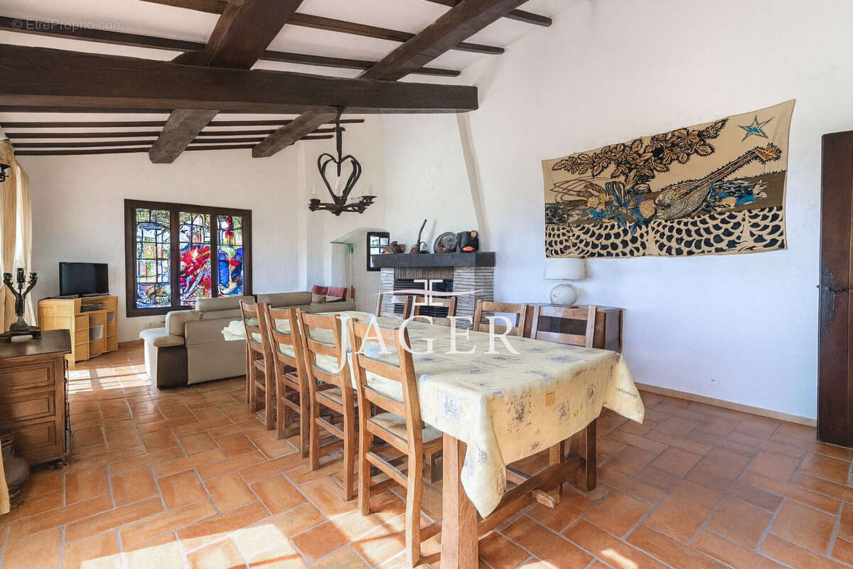 Maison à LES ISSAMBRES