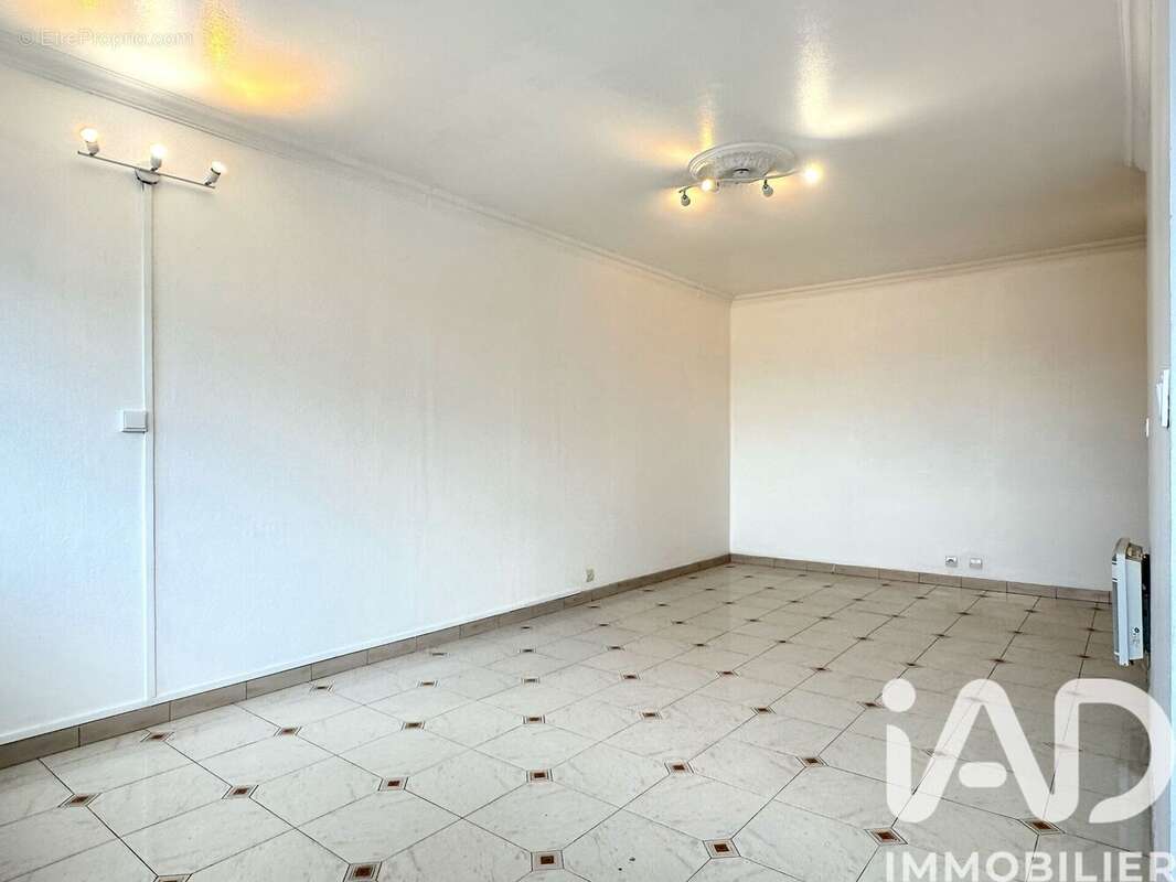 Photo 4 - Appartement à LA COURNEUVE