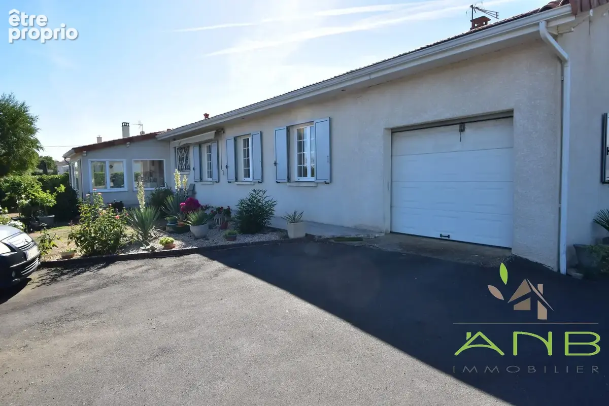 Maison 6 pièces 125 m² à vendre à Roumazieres-Loubert (16270) - photo 8