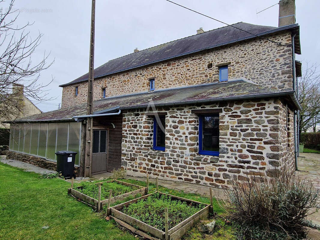 Maison à SAINT-GERMAIN-LE-FOUILLOUX