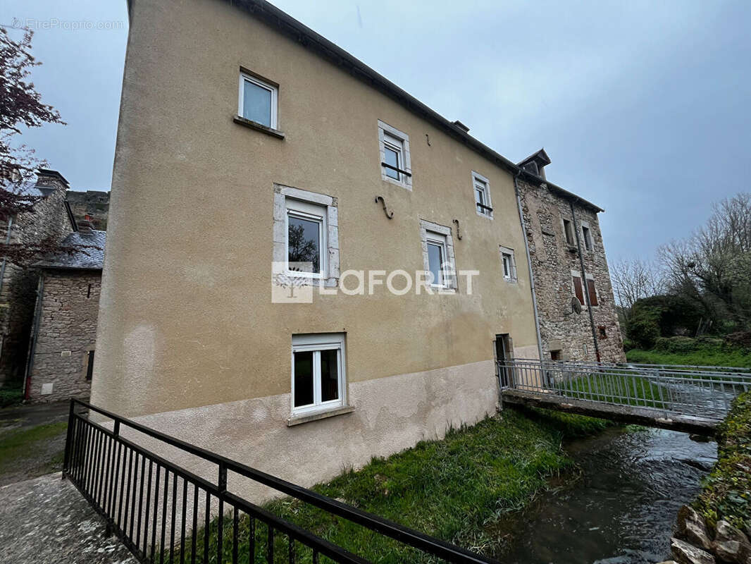 Maison à BERTHOLENE