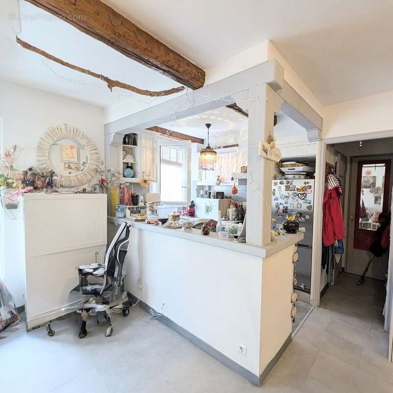 Appartement à COLLOBRIERES