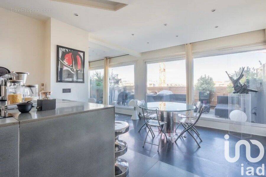 Photo 1 - Appartement à PARIS-16E