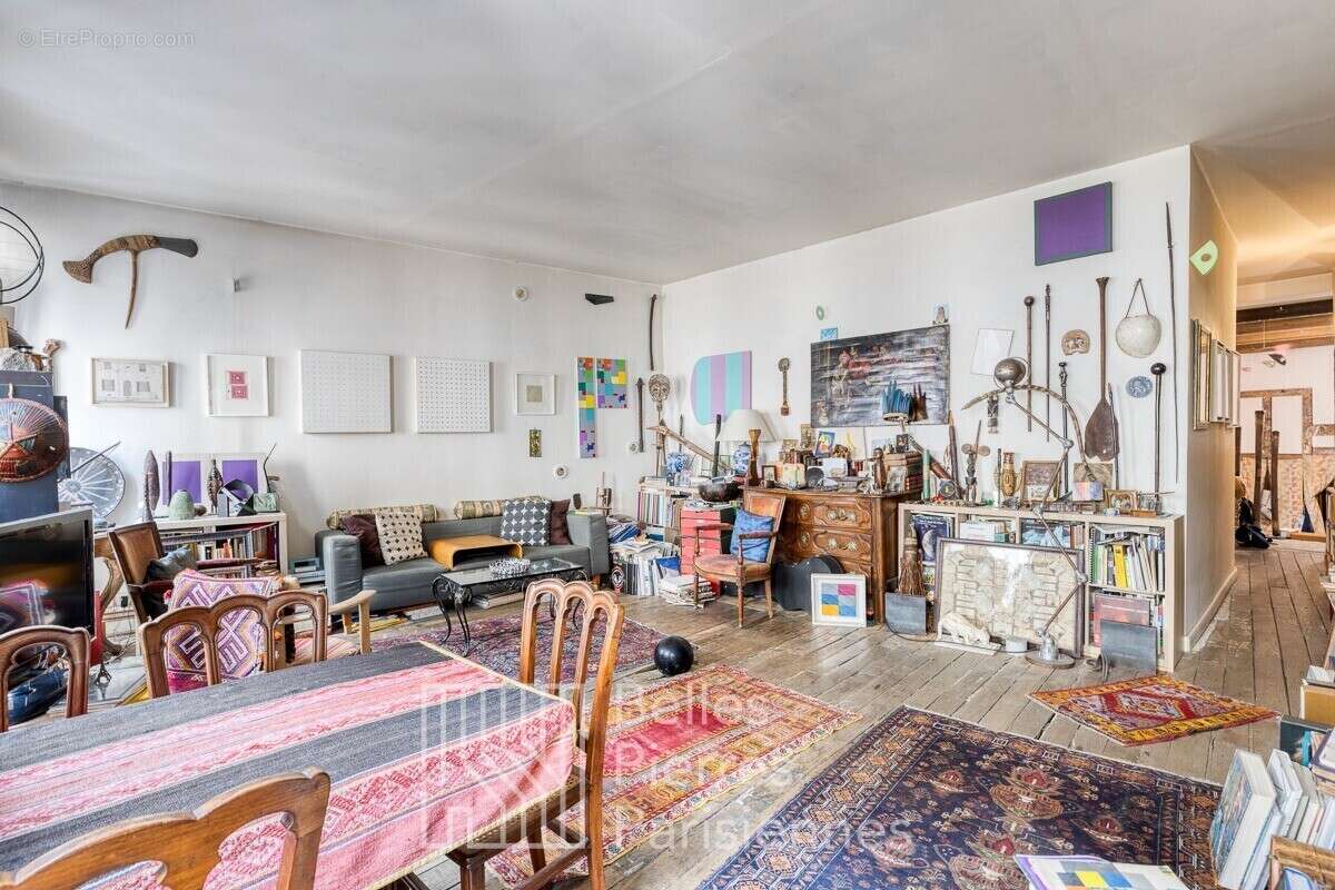 Appartement à PARIS-2E