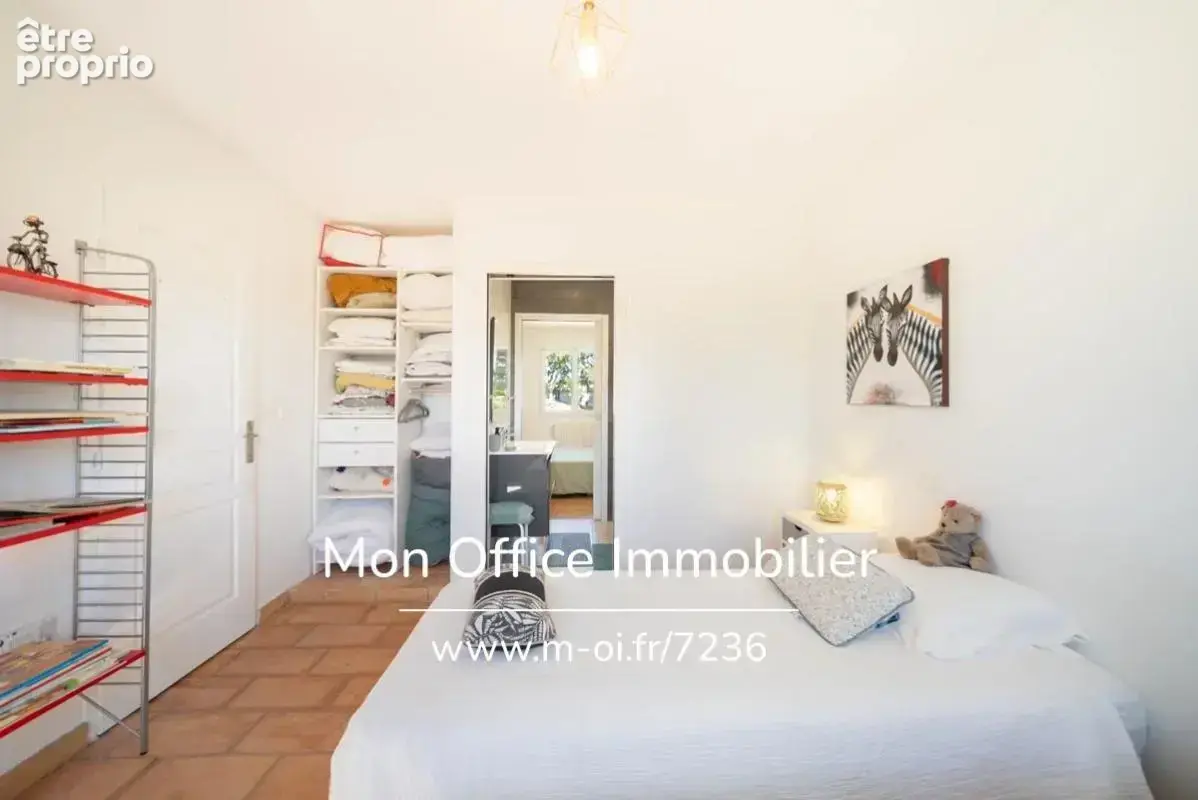Référence : 7333-YAN. - Villa 6 pièces- jardin-piscine-garage - photo 12
