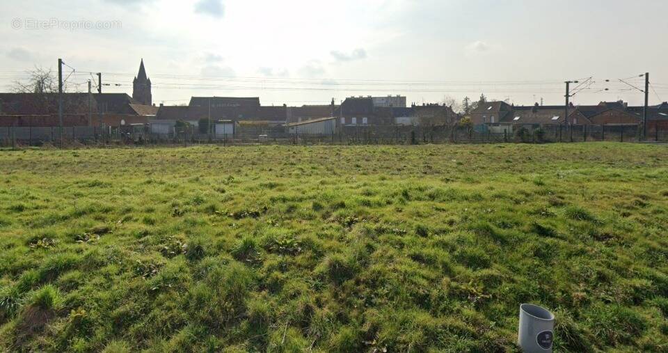 Terrain à BREBIERES