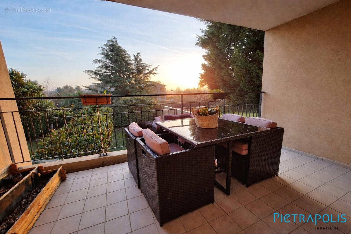 Appartement à COLLONGES-AU-MONT-D'OR