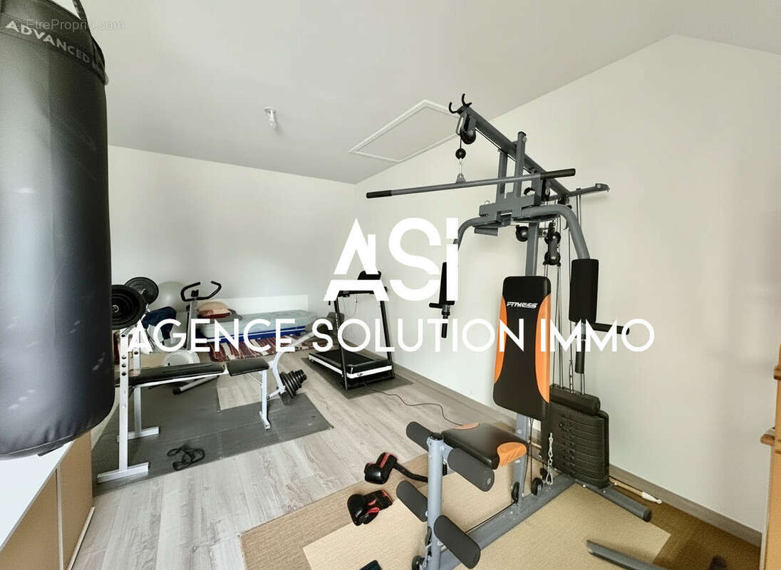 Maison à SAINT-PIERRE-LA-COUR