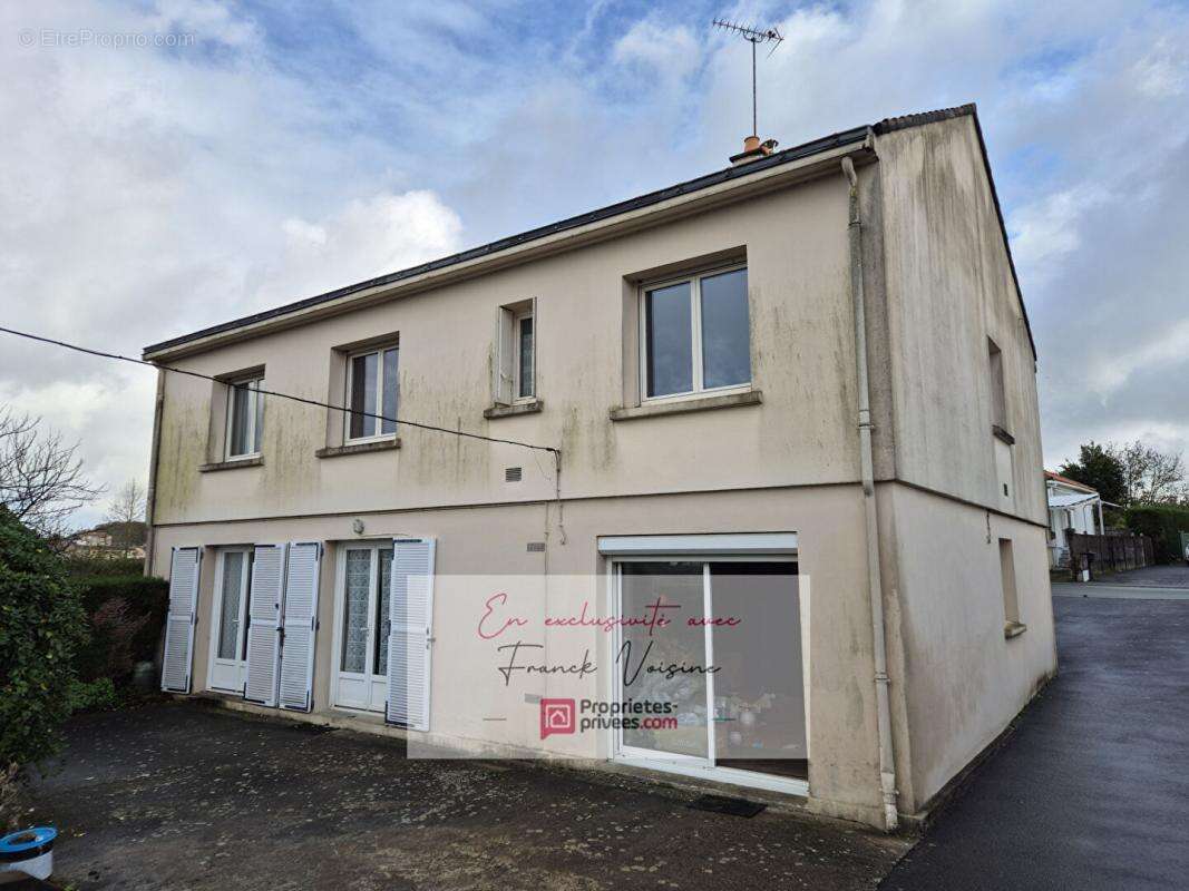 Maison à LES HERBIERS