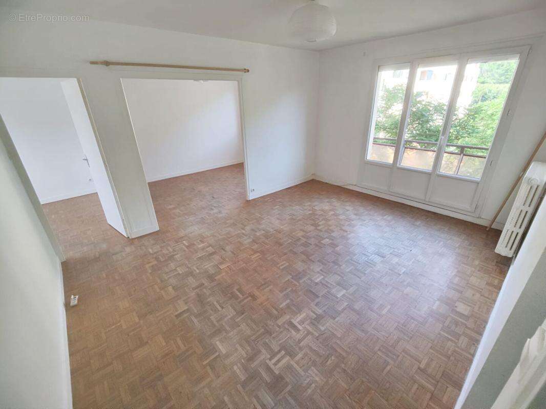 Appartement à SAINT-MARTIN-D'HERES