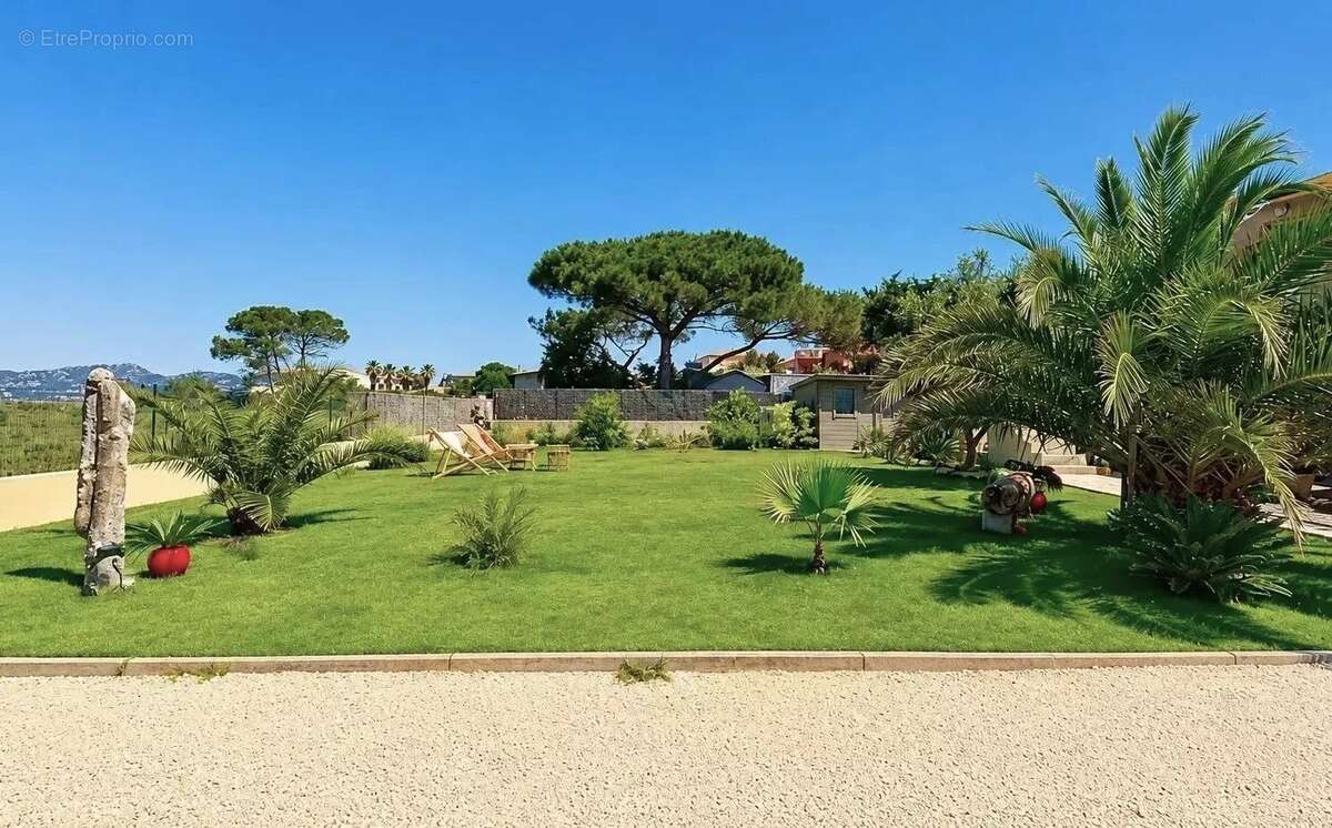 Maison à HYERES