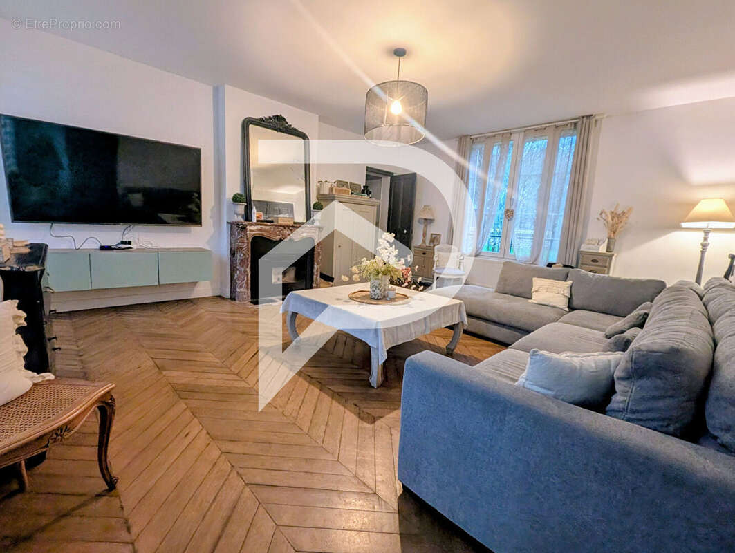 Maison à MERU