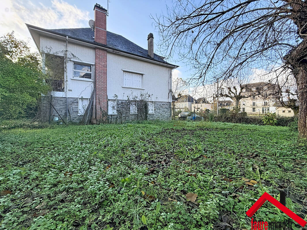 Maison à ALLASSAC