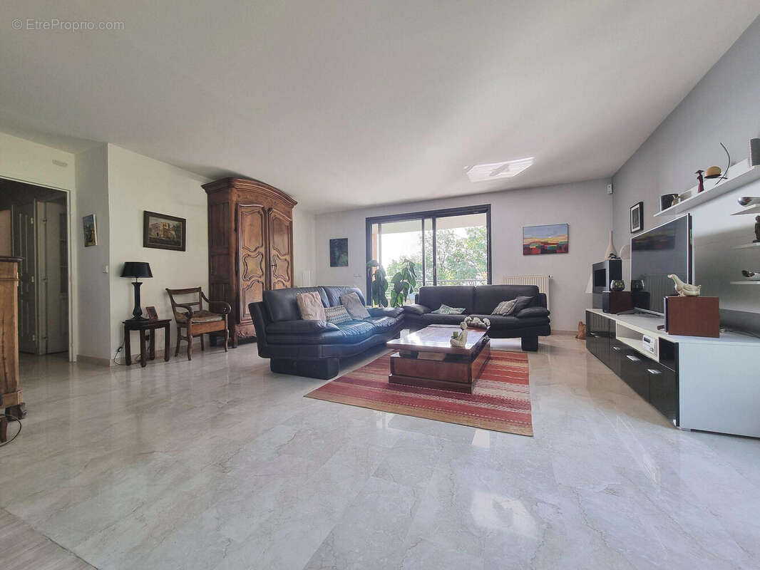 Appartement à SAINTE-FOY-LES-LYON