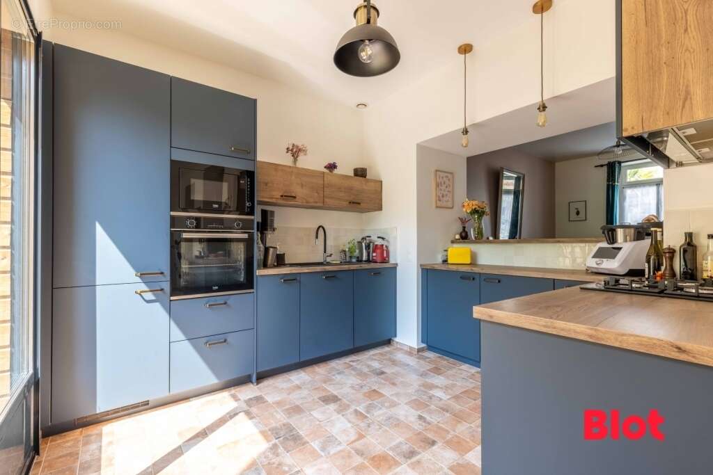 Maison 170 m² à Rennes  - photo 2