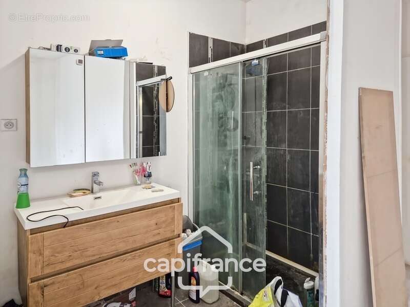 Maison à SAINT-JEAN-D'ANGELY