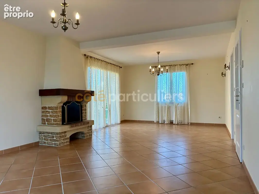 Maison dans le centre de SAINT GILLES avec vie de plain pied - 126m² - photo 6