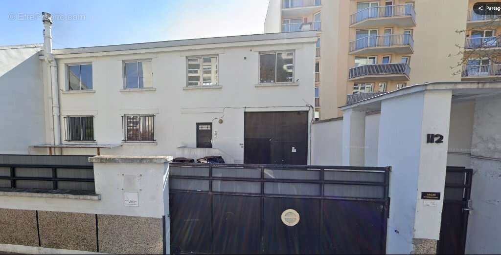 Appartement à COURBEVOIE