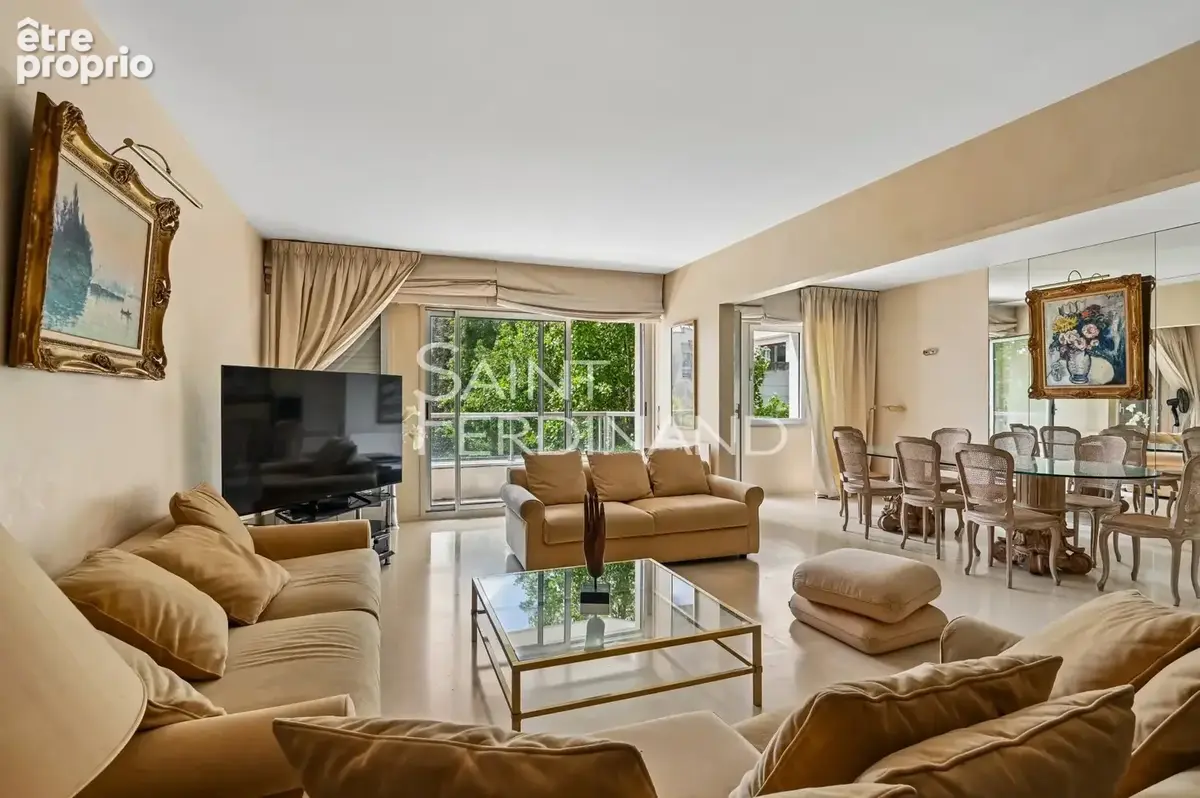 Appartement à NEUILLY-SUR-SEINE