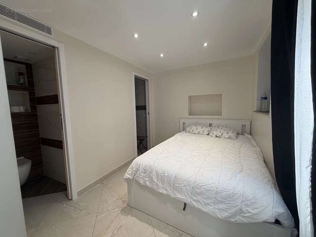 Appartement à CONTES