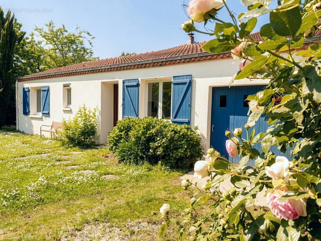 Maison à LES BROUZILS