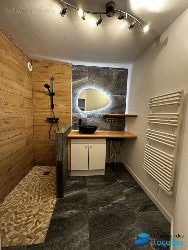Appartement à REIGNIER