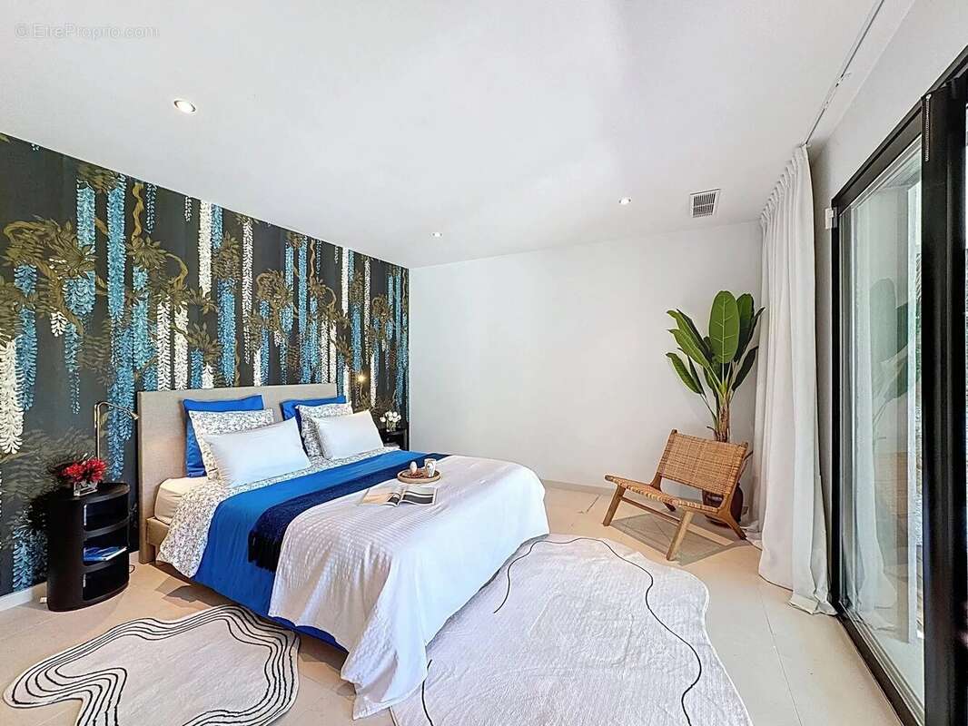 Maison à ROQUEFORT-LES-PINS