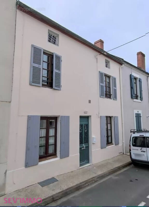 Cusset maisonde ville avec courette - photo 1
