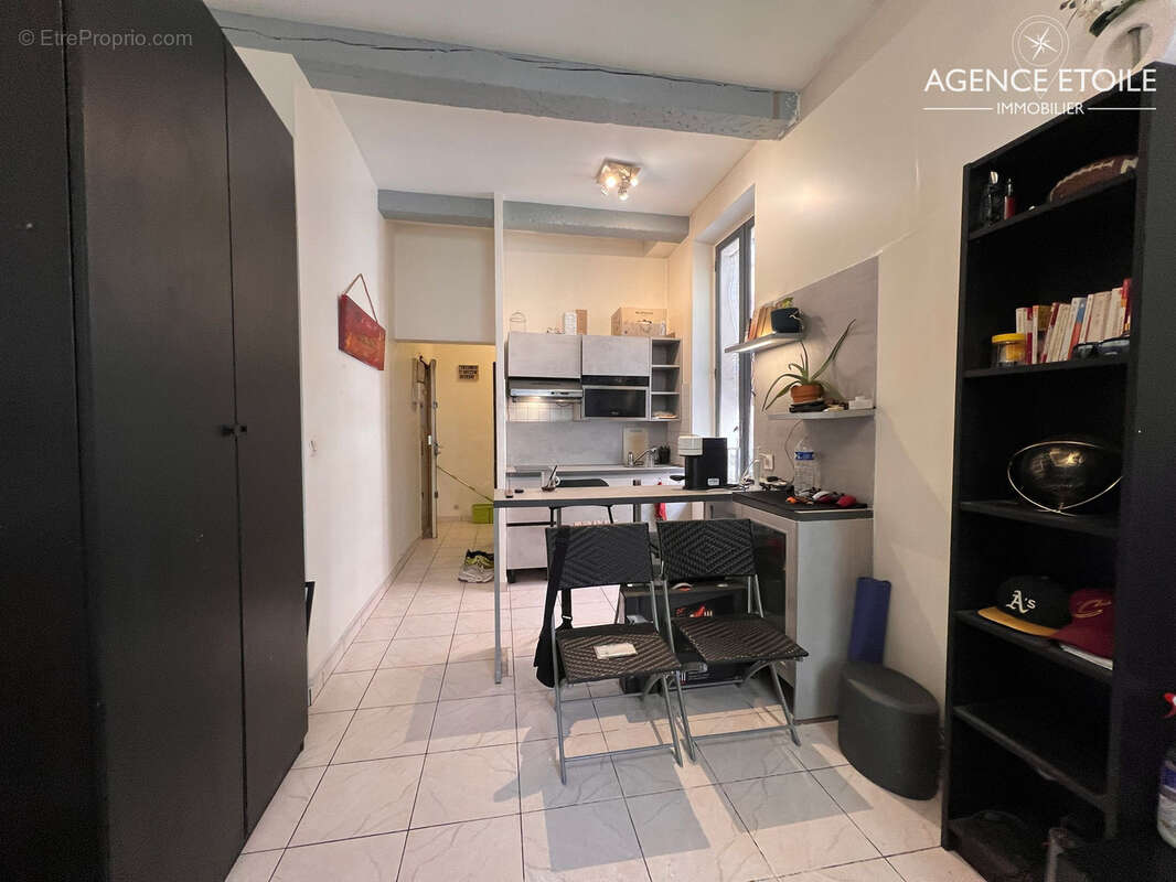Appartement à MARSEILLE-1E