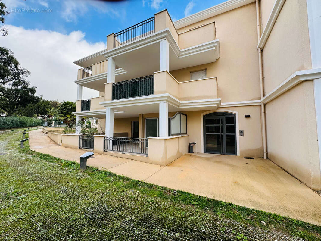 Photo 5 - Appartement à BORMES-LES-MIMOSAS