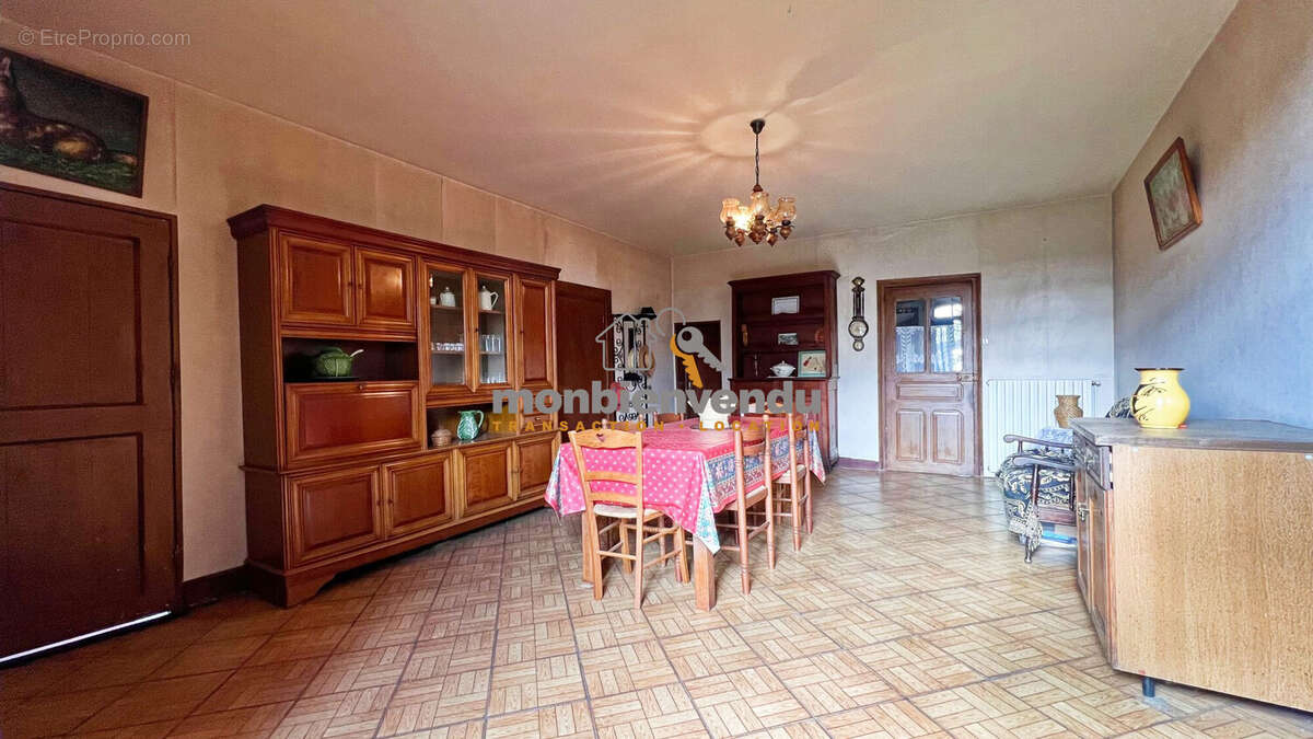 Maison à ROANNES-SAINT-MARY