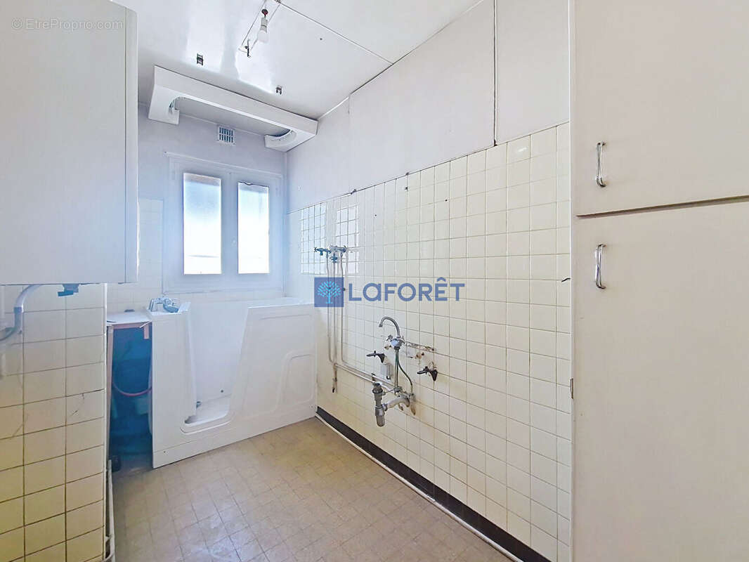 Appartement à PARIS-1E